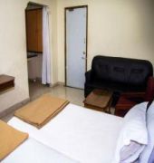 Hotel Sunilkrishna ตีรูปาติ ภายนอก รูปภาพ